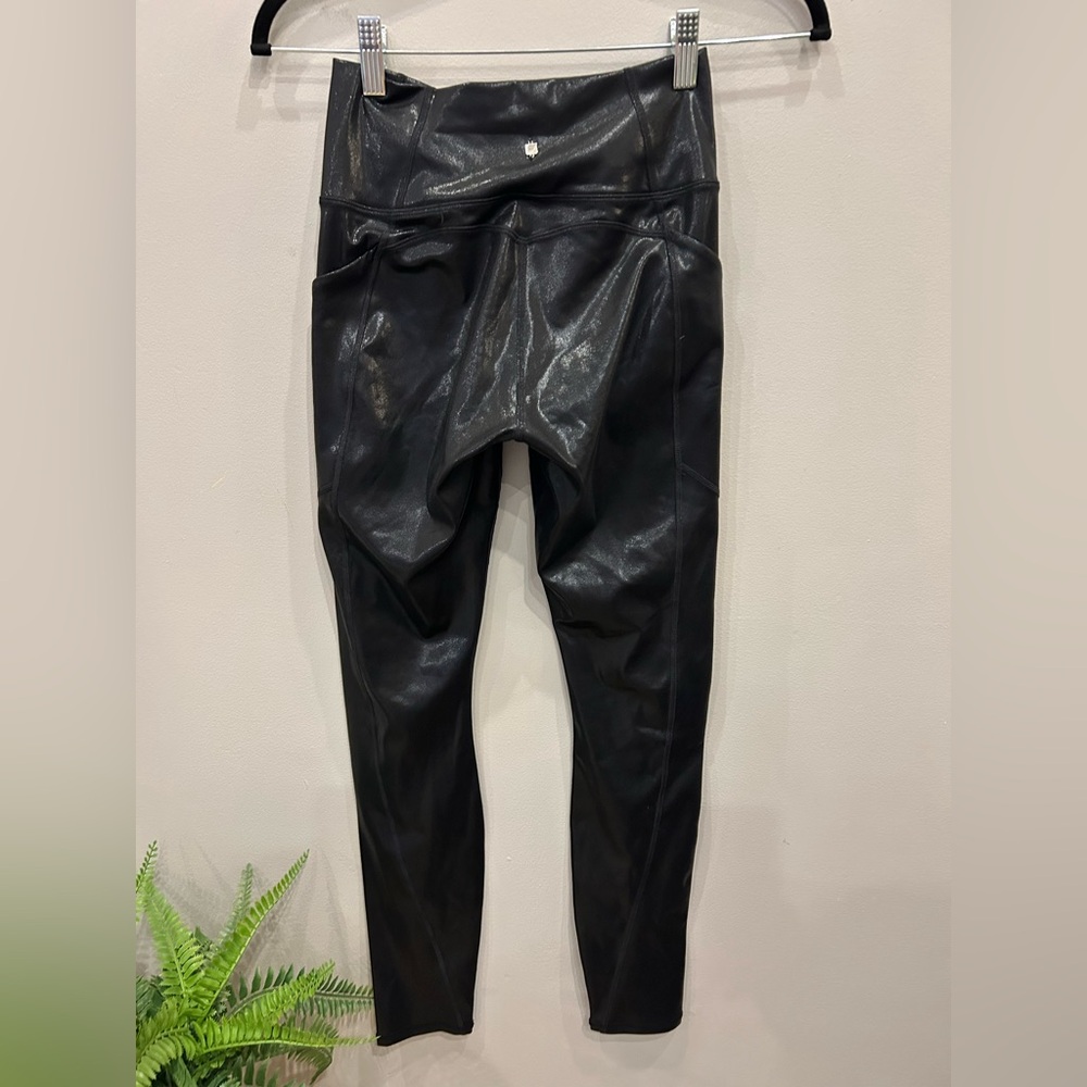 NWT 🍃 Fabletics Black Faux Leather Leggings Shiny Black Fog foil - size XS / 4 - Picture 8 of 12